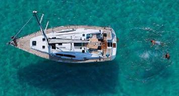 Yachtcharter Oceanis 43 3cab top