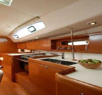 Yachtcharter Oceanis 43 3cab pantry