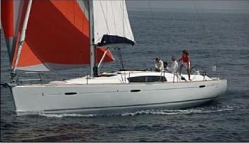 Yachtcharter Oceanis 43 3cab side