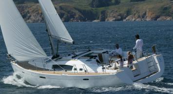 Yachtcharter Oceanis 46 3cab side