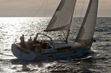 Yachtcharter Oceanis 45 4cab back