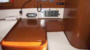 Yachtcharter Oceanis46 14