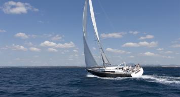 Yachtcharter Oceanis 55 5cab side