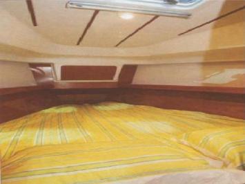 Yachtcharter Oceanis clipper 331 2cab bed