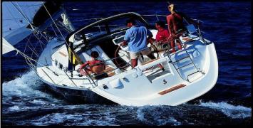 Yachtcharter Oceanis clipper 373 3cab back