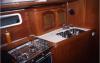 Yachtcharter Oceanis 381 3Cab pantry
