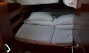 Yachtcharter Oceanis clipper 423 3cab cabin