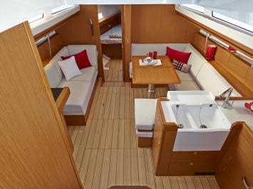 Yachtcharter Sun Odyssey 41 DS 2cab salon