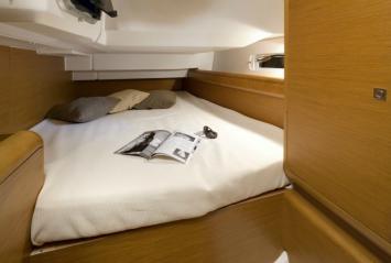 Yachtcharter sun odyssey 409 3cab cabin