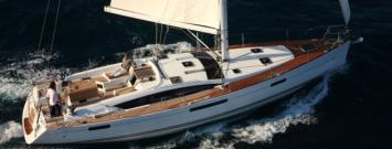 Yachtcharter jeanneau 53 5 cabin action view