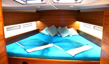 Yachtcharter More 55 5cab cabin