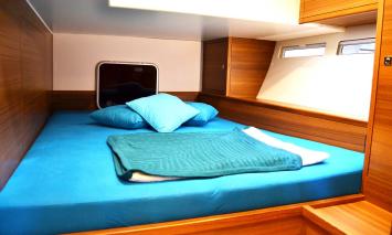 Yachtcharter More 55 5cab bed