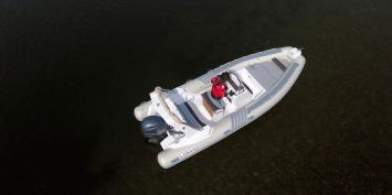 Yachtcharter Lomac 660 IN top