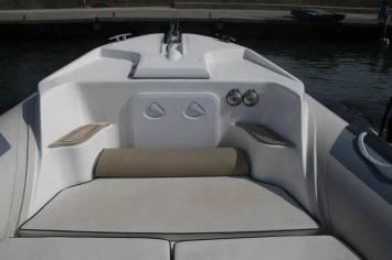 Yachtcharter Lomac 790 salon