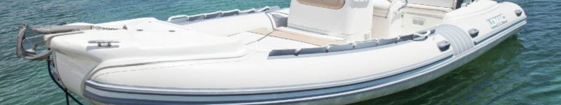 Yachtcharter lomac 850 in main