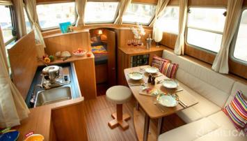 Yachtcharter Linssen Grand Sturdy 30.9 2cab kitchen