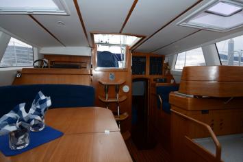 Yachtcharter Wauquiez Pilot Salon 43 3cab inner