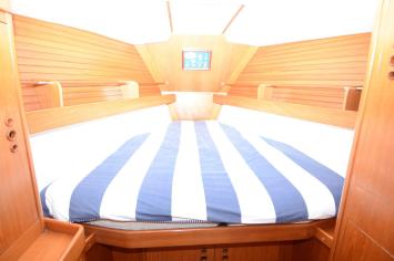 Yachtcharter Wauquiez Pilot Salon 43 3cab cabin