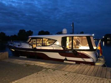 Yachtcharter Jetten 42 MPC 2cab outer