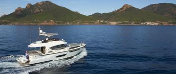 Yachtcharter Jetten 42 MPC 2cab top