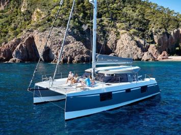 Yachtcharter Nautitech 40.1 4cab top