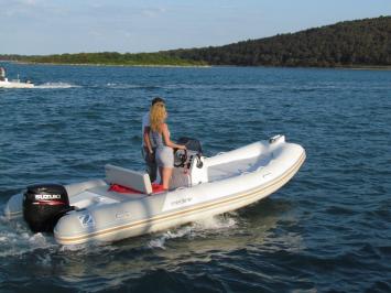 Yachtcharter Zodiac Medline 540