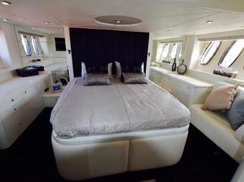 Yachtcharter Predator 62 4cab cabin