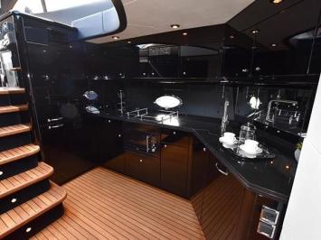 Yachtcharter Predator 62 4cab kitchen