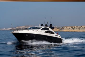 Yachtcharter Predator 62 4cab top