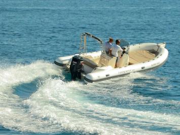 Yachtcharter TEMPEST 650+Suzuki 200