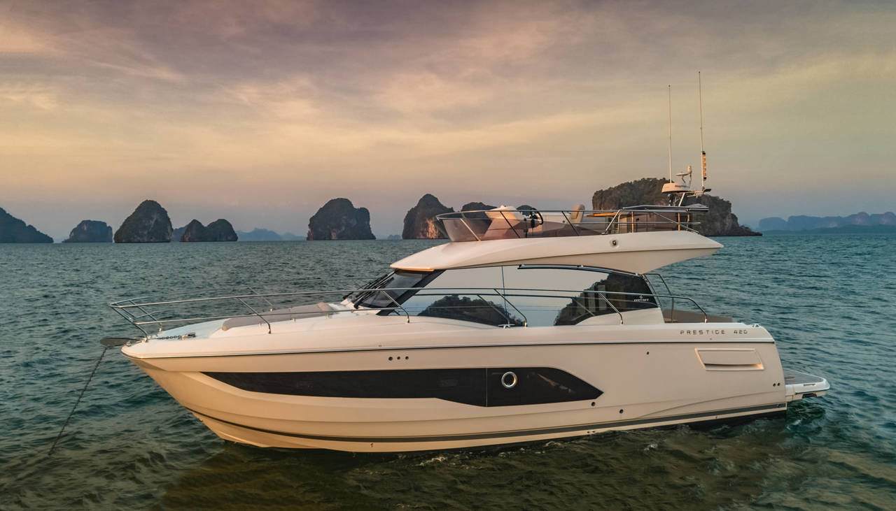 Yachtcharter Prestige 420 New 2cab outer