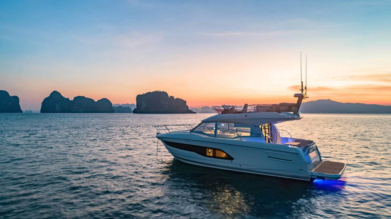 Yachtcharter Prestige 420 New 2cab top