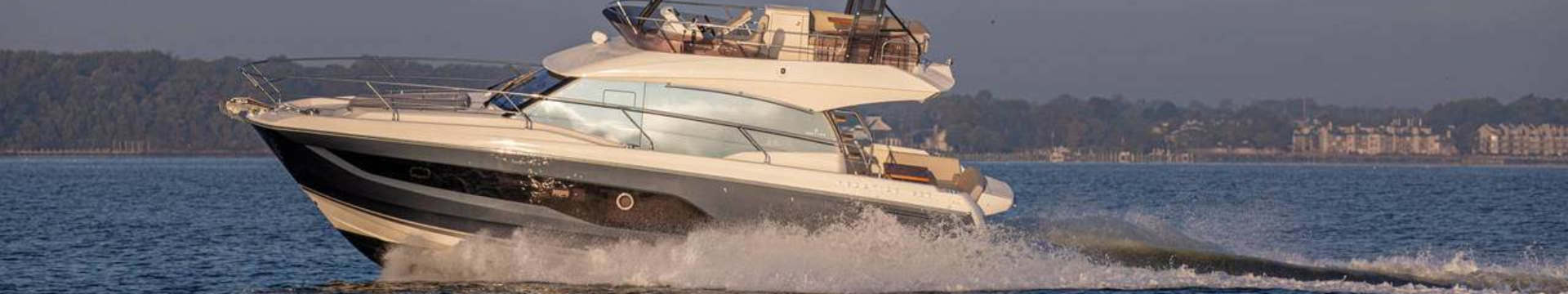 Yachtcharter Prestige 420 New 2cab main
