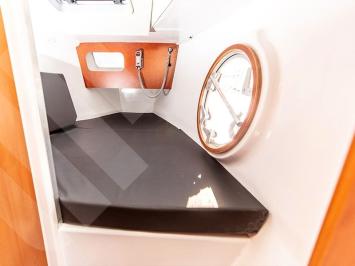 Yachtcharter Tricat 30 2cab cabin