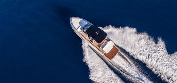 Yachtcharter Invictus 240 FX