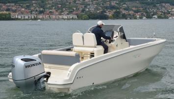 Yachtcharter Invictus 240 FX