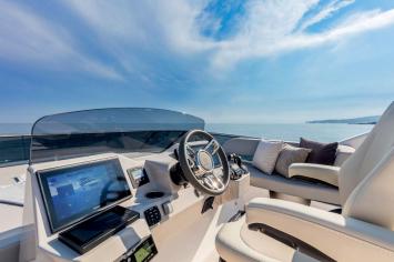 Yachtcharter Navetta 48 3cab cockpit