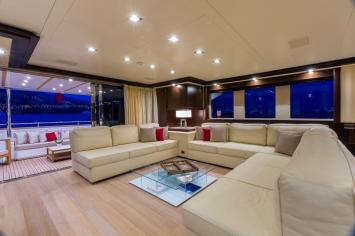 Yachtcharter Navetta 30 5cab salon