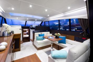 Yachtcharter jeanneau NC 14 2cab salon