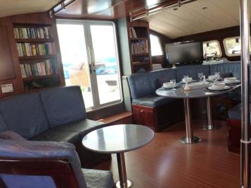 Yachtcharter Marquises 56 4cab salon