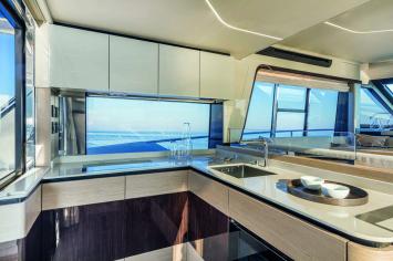 Yachtcharter Absolute 47 FLY 3cab kitchen