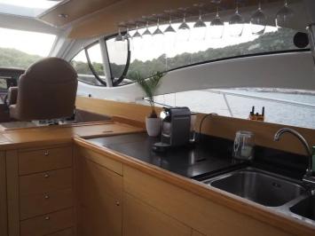 Yachtcharter Alena 54 3cab kitchen