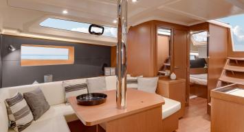 Yachtcharter Oceanis 41.1 3cab salon