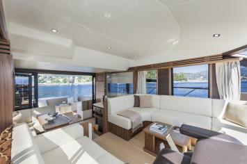 Yachtcharter Absolute56_3cab_saloon