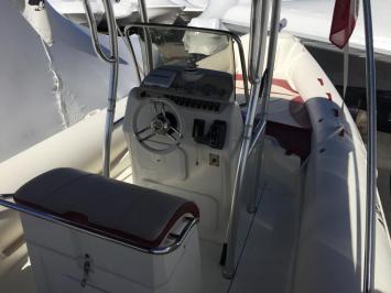 Yachtcharter Prince 23 cockpit