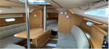 Yachtcharter Sun Odyssey 32 2cab Salon