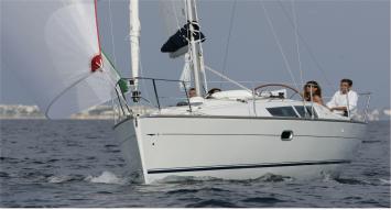 Yachtcharter Sun Odyssey 32i Performance 2Cab front