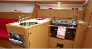 Yachtcharter Sun Odyssey 33i Cab 3 Pantry