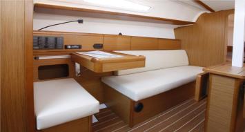 Yachtcharter Sun Odyssey 33i Cab 3 Cockpit