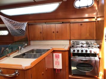 Yachtcharter Sun Odyssey 36.2 cab 3 pantry